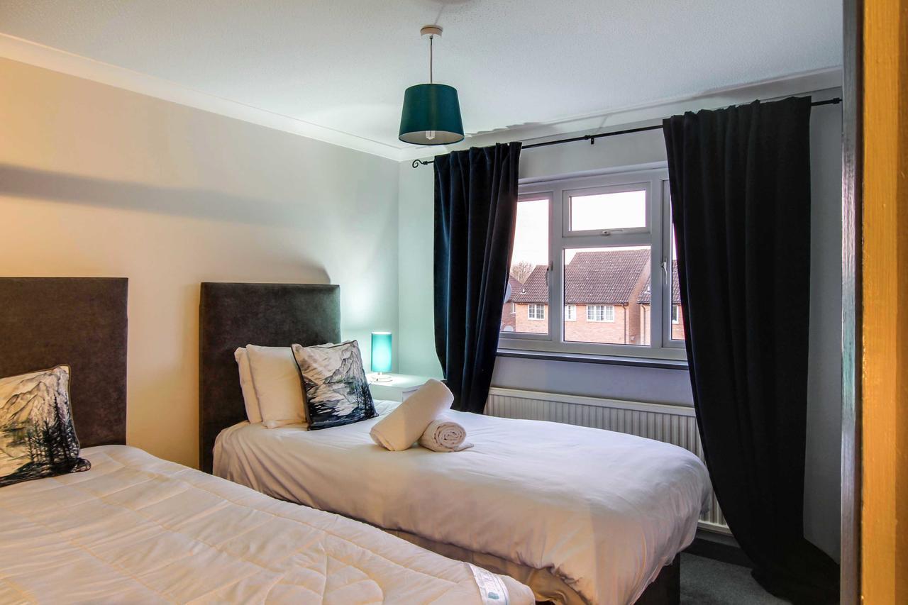 The Marlborough Villa Crawley  Esterno foto